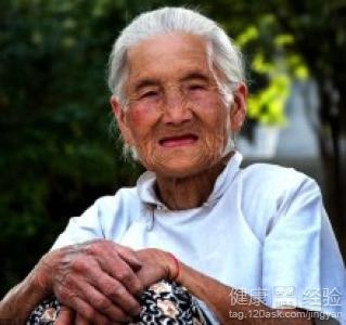 老人如何預防白內障的困擾？