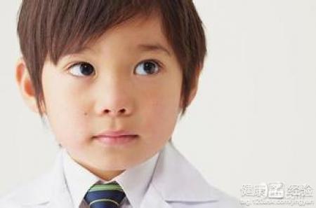我女兒5歲了看電視有斜視現象該怎麼辦