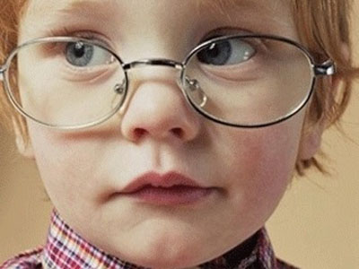 護眼知識:揭秘小孩子易患近視原因