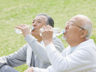 中老年人視力下降是怎麼回事？專家提醒別誤判