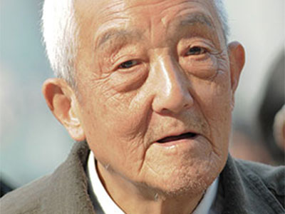 老年人缺水易患白內障