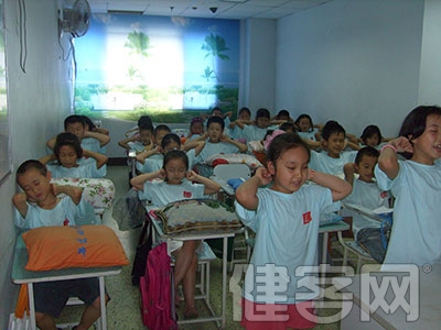 近視一般都和空間的射線有密切關系
