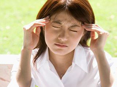 劇烈頭痛警惕是青光眼急性發作