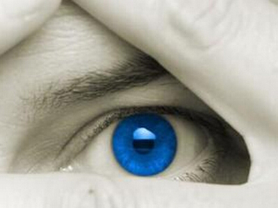 過度用眼導致雙眼過勞，小心傷到視神經！