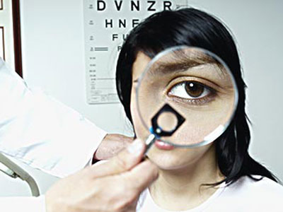 小心角膜炎！教你如何正確使用隱形眼鏡？
