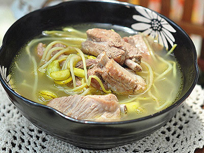 色盲應該如何預防？多吃含維生素A食物