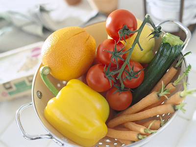 多吃水果蔬菜能防止老人失明