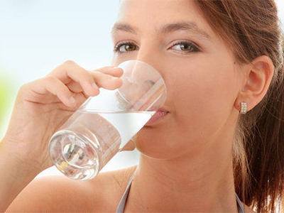 如何來預防青光眼 青光眼患者要盡量少喝水