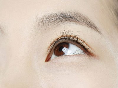 文眼線和近視者要注意保護眼睛