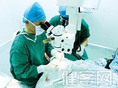 白內障術前檢查、適應症和手術類型