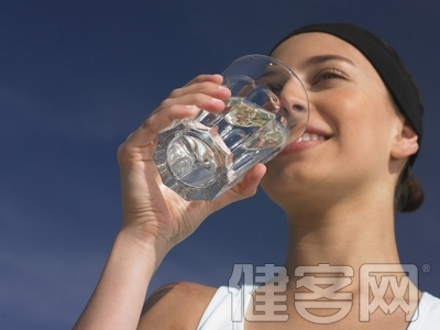 青光眼患者飲水要控制