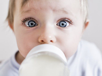 非母乳喂養的寶寶更易得弱視