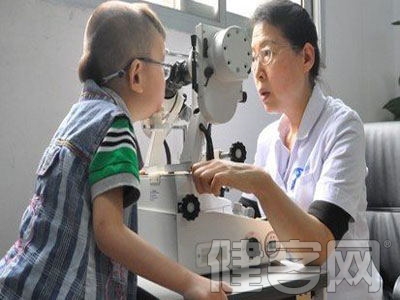 弱視應該正確佩戴眼鏡