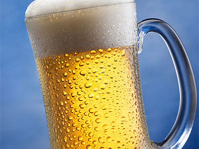 適量飲啤酒可減少白內障和心髒病的危險