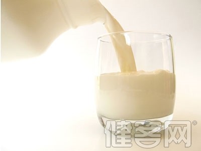 長期喝牛奶易得白內障