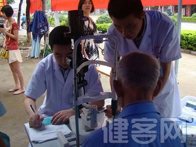 老年性白內障是怎麼回事