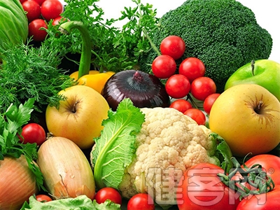 防治白內障，多吃蔬菜水果