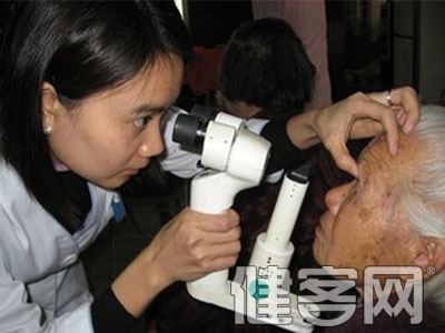 白內障的發病原因及症狀有哪些