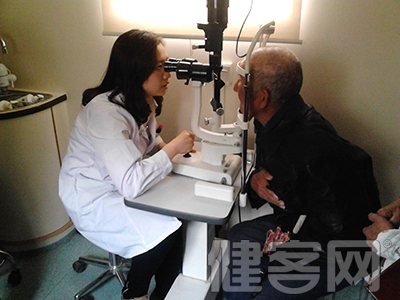 白內障引起的視力下降 需到醫院就診檢查