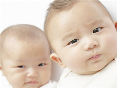 寶寶眼睛經常流淚原因及治療方法