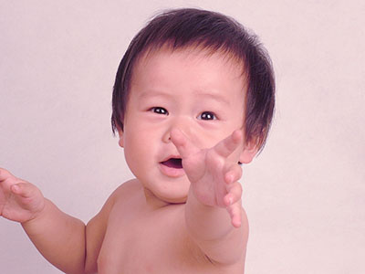 新生兒淚腺炎如何治療呢呢？