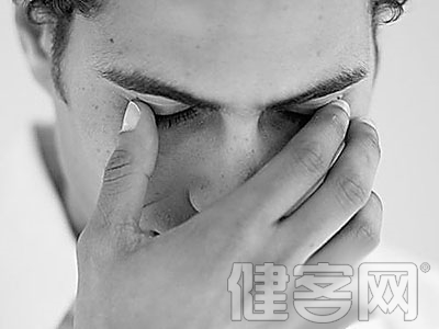 男子眼中“長毛”其實是角膜皮樣瘤