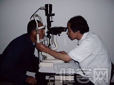 脈絡脫離型視網膜脫落如何診斷
