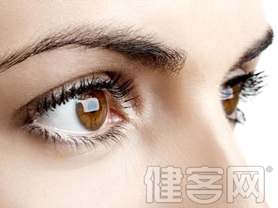 常揉眼睛會導致散光嗎?