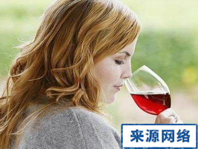 喝葡萄的好處 預防白內障 怎樣預防白內障 過量飲酒