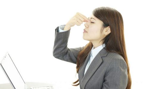 那些人容易患青光眼 如何預防青光眼 青光眼的症狀有哪些