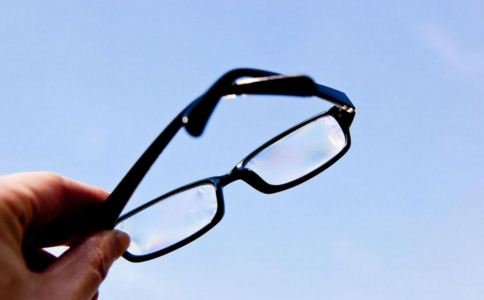 近視有什麼症狀 看不清東西是近視嗎 近視的危害有哪些