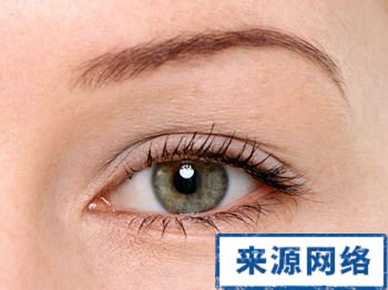 眼裡有雜物 電焊工 鐵屑 眼睛 手術 眼外傷 專科醫生
